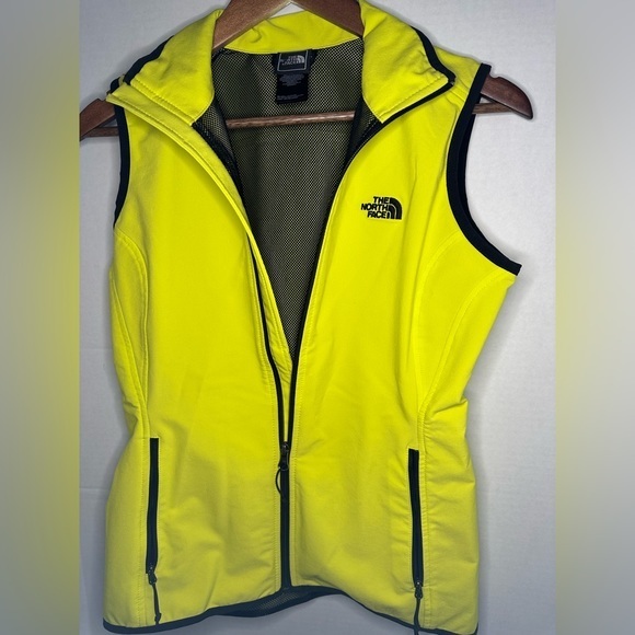 Women’s The North Face Yellow Softshell Vest. Full Zip. Mesh Lined. Size Medium. - Picture 1 of 5